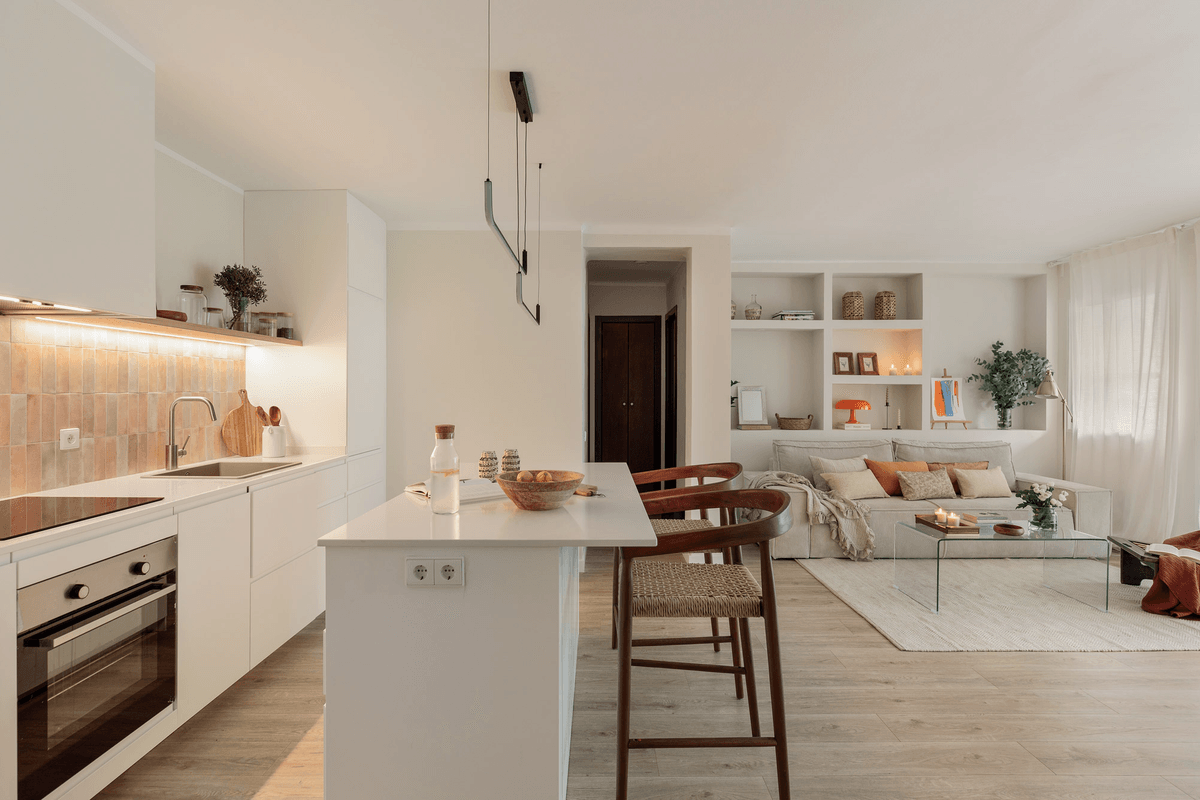 Diagonal - Interior View 2