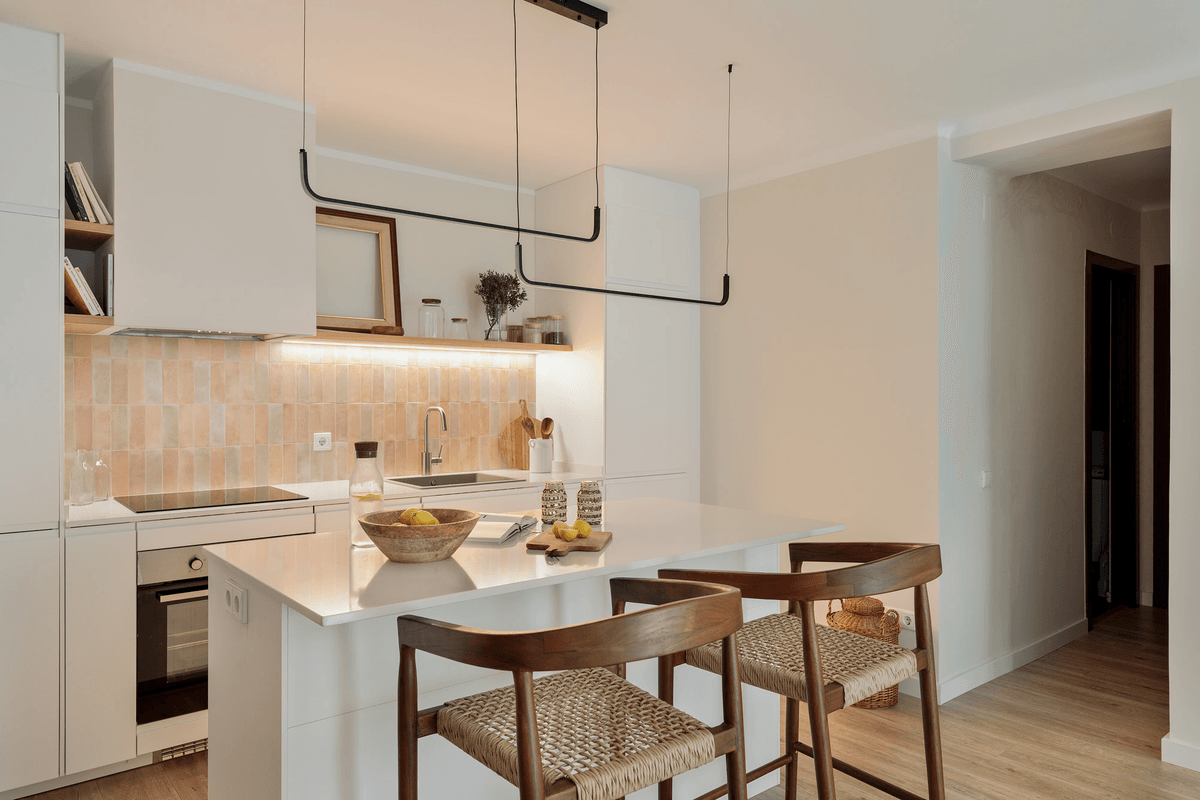 Diagonal - Interior View 3