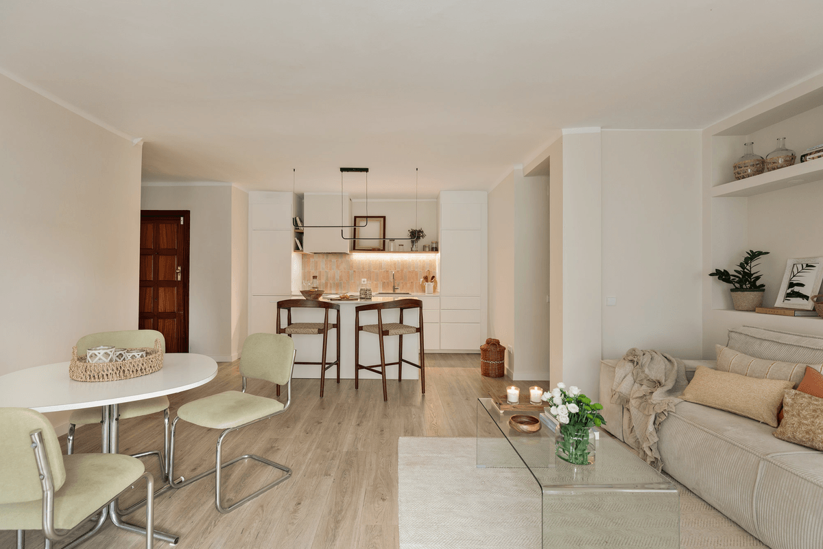 Diagonal - Interior View 7