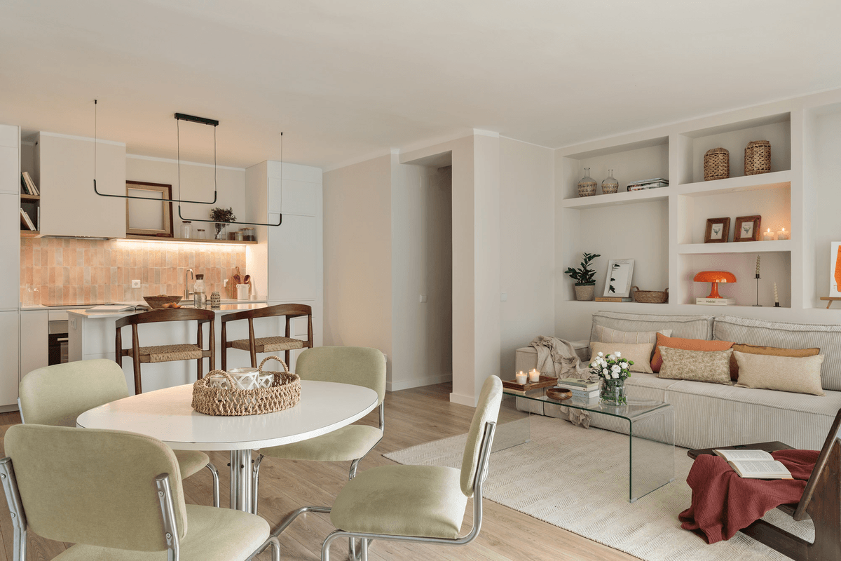 Diagonal - Interior View 15